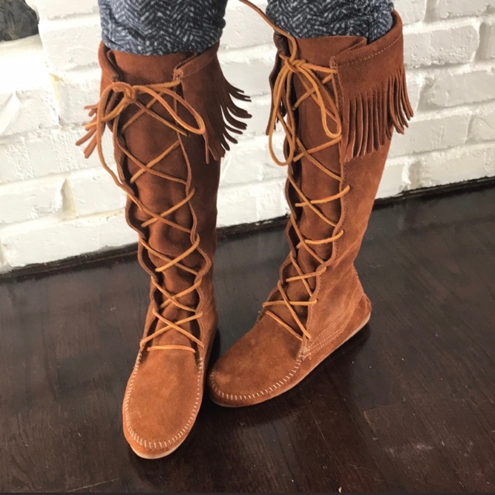 Minnetonka Lace Up Suede Fringe Boots